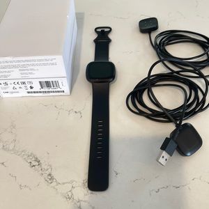 Fitbit Versa 3 (w/ 2 chargers and smaller adjustable band)